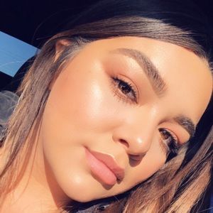 Meet your Posher, Beatriz